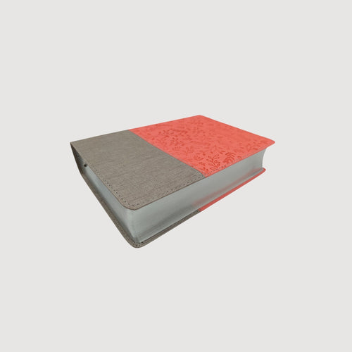 Biblia Devocional Mujer Verdadera Piel color duotono coral RVR60